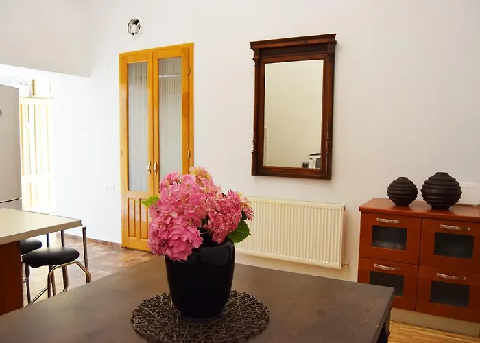 Contessa Central Apartment