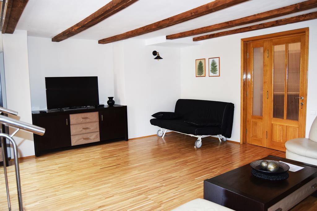Contessa Apartment *