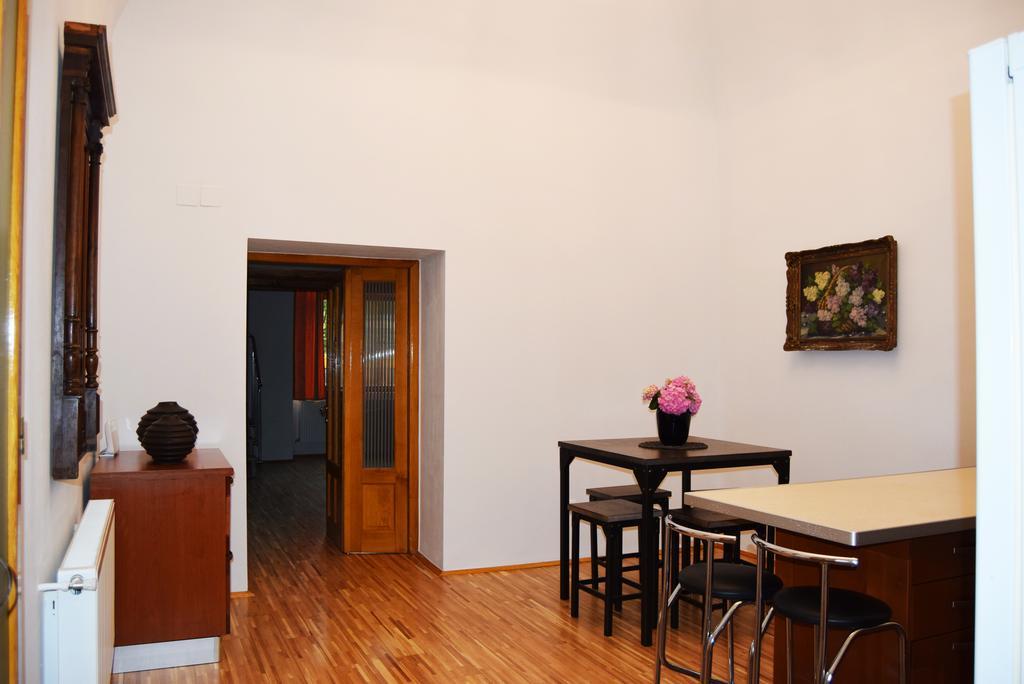 Contessa Apartment *
